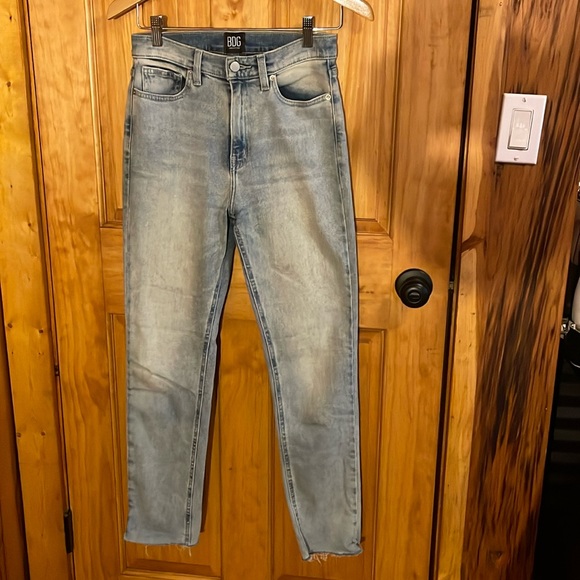 Urban Outfitters Denim - BDG Urban Outfitters Girlfriend High Rise Jeans Sz 26